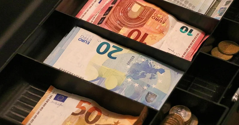 Western Union face aux autres services de transfert