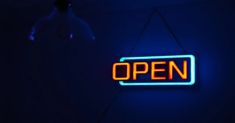 Combien coûte vraiment une enseigne dans le 44 ?